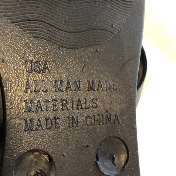 NWOT Gold and Rhinestone Flamingo Black Flip Flops - Picture 4 of 4